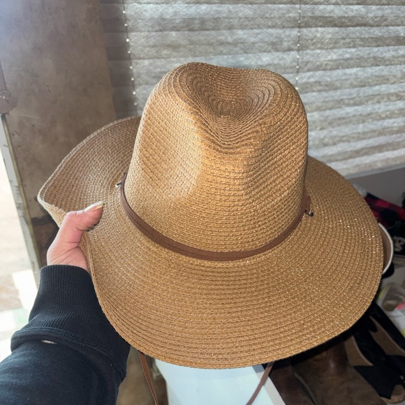 Other - Straw Hat